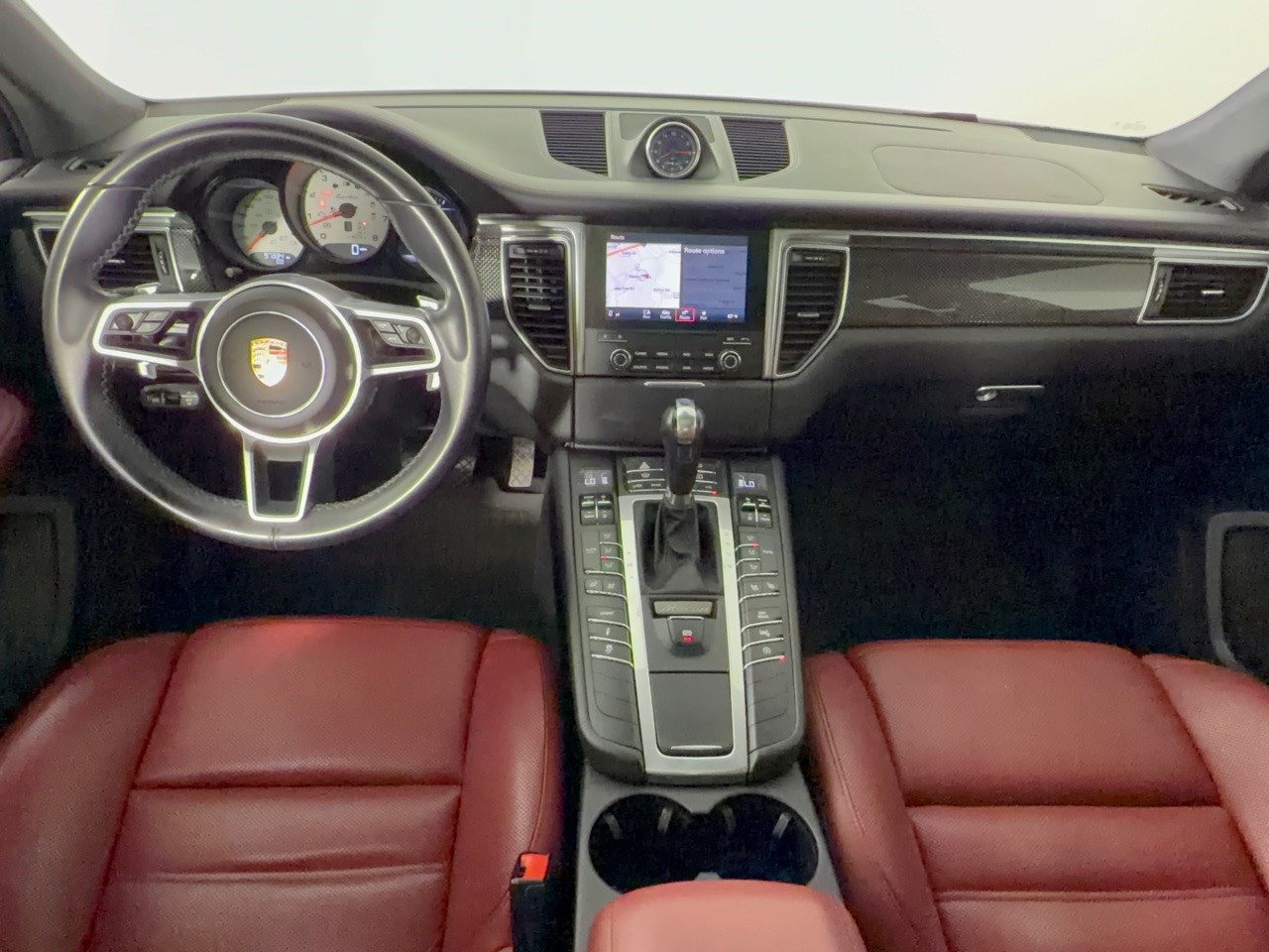 Used 2018 Porsche Macan Turbo AWD/4WD image 17