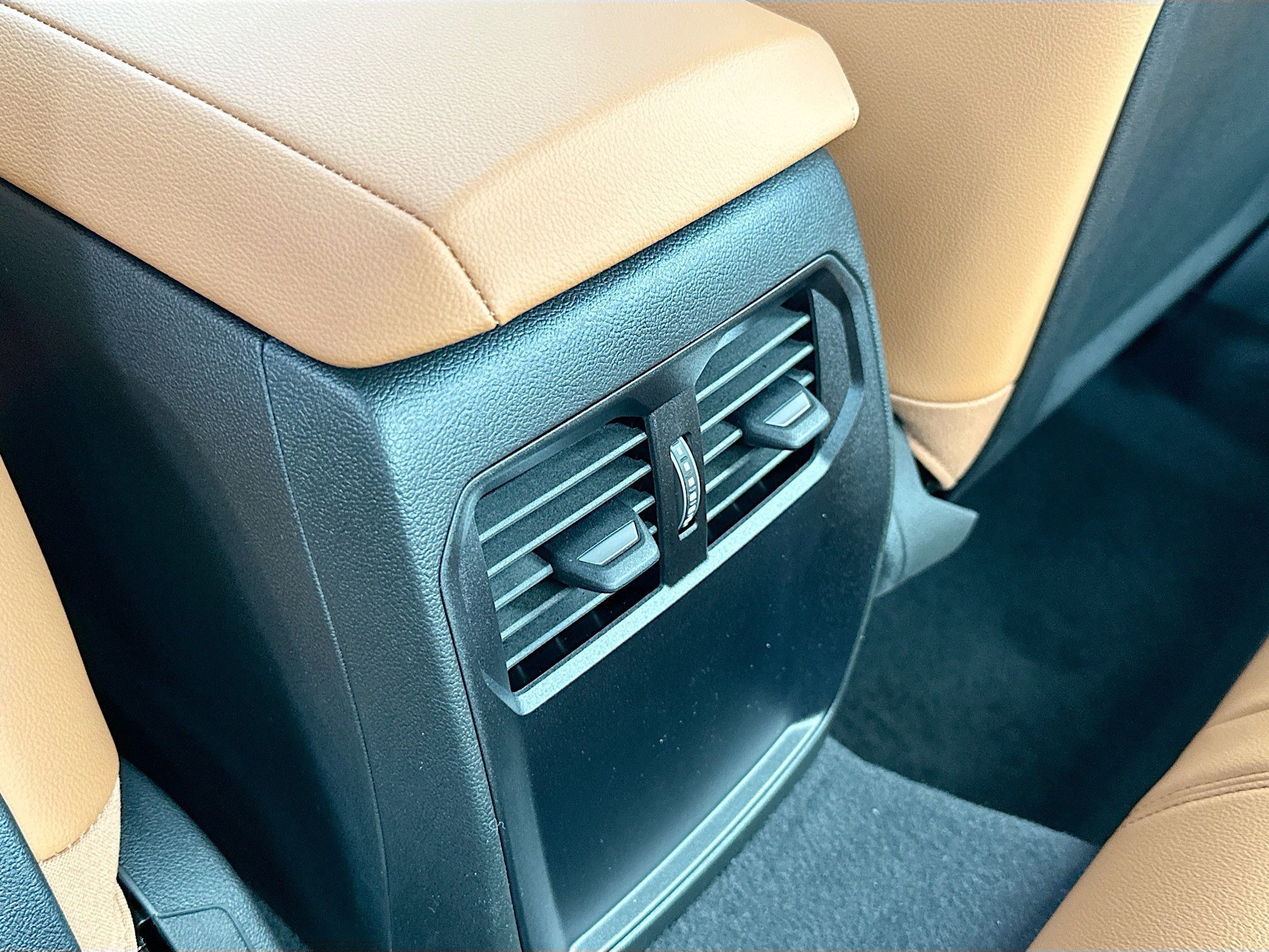New 2025 BMW 230i Coupe w/ Convenience Package RWD image 21