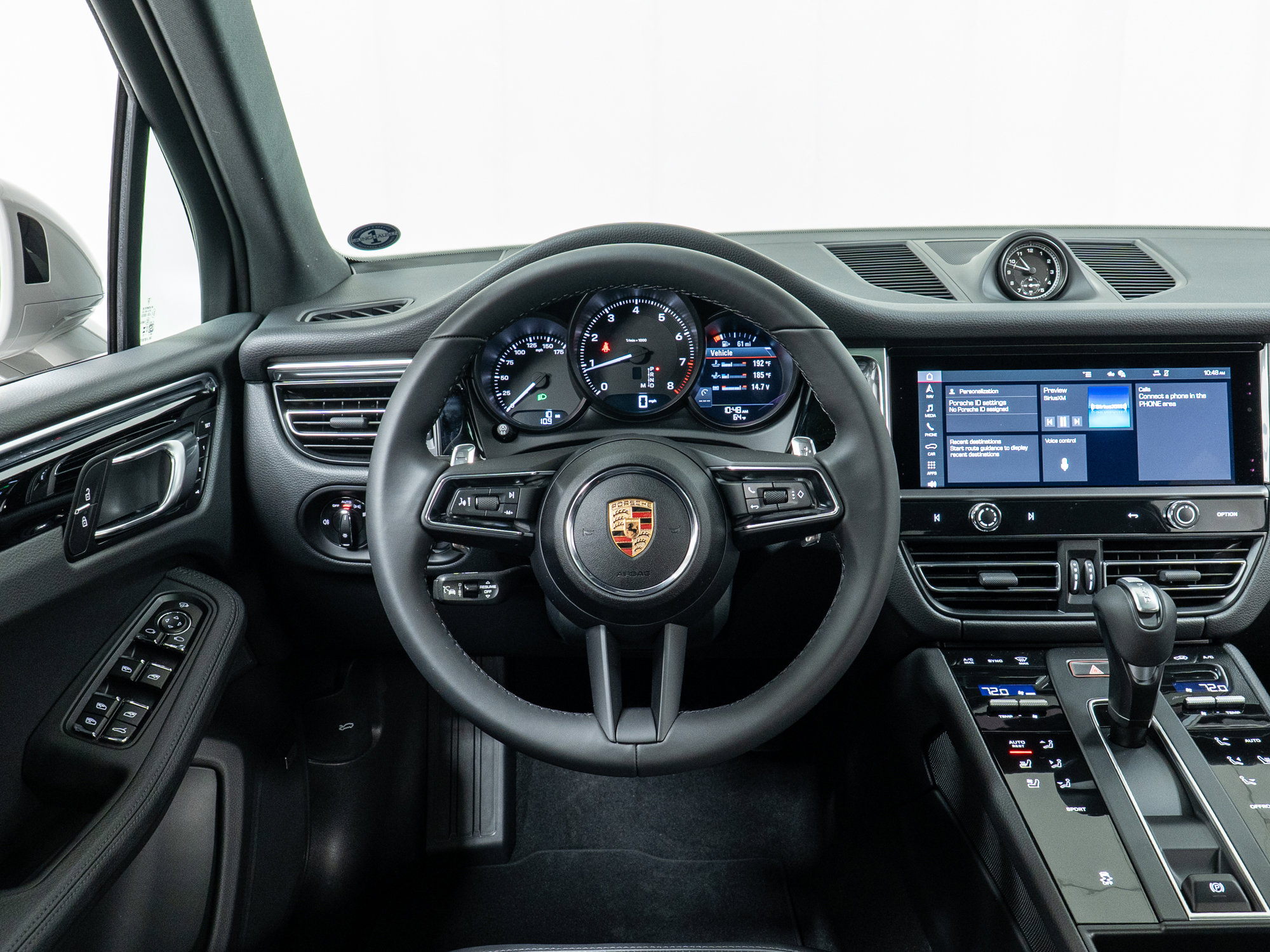 Used 2025 Porsche Macan image 21