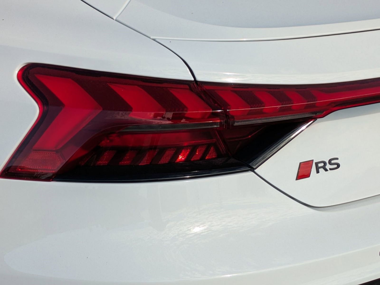 New 2026 Audi RS e-tron GT performance image 14