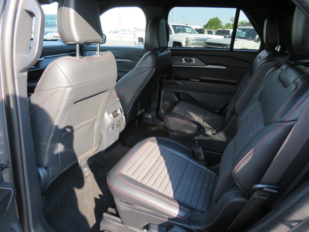 Used 2025 Ford Explorer ST-Line image 25