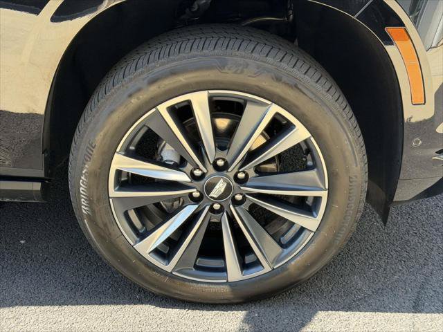 Used 2025 Cadillac Escalade ESV Sport AWD/4WD image 9