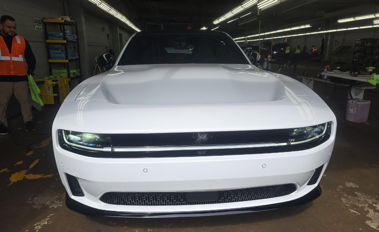 Used 2024 Dodge Charger Daytona Scat Pack w/ Plus Group AWD/4WD image 3