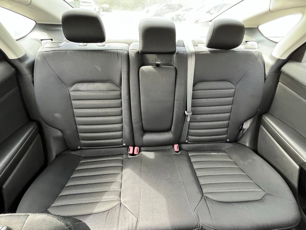 Used 2015 Ford Fusion SE FWD image 27