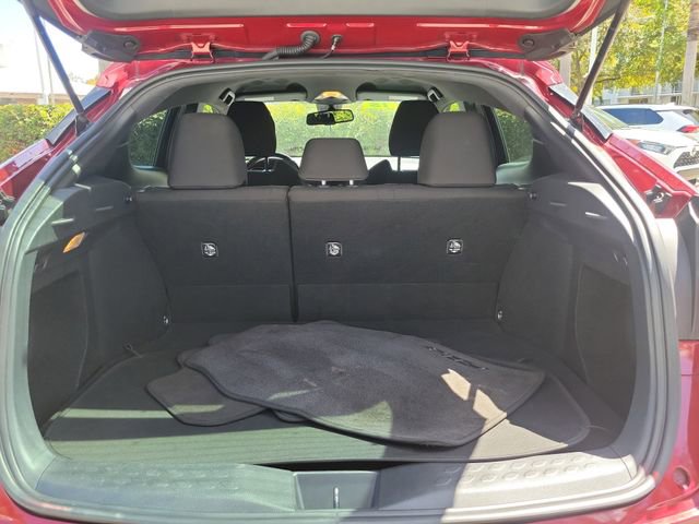 Used 2018 Toyota C-HR XLE image 5