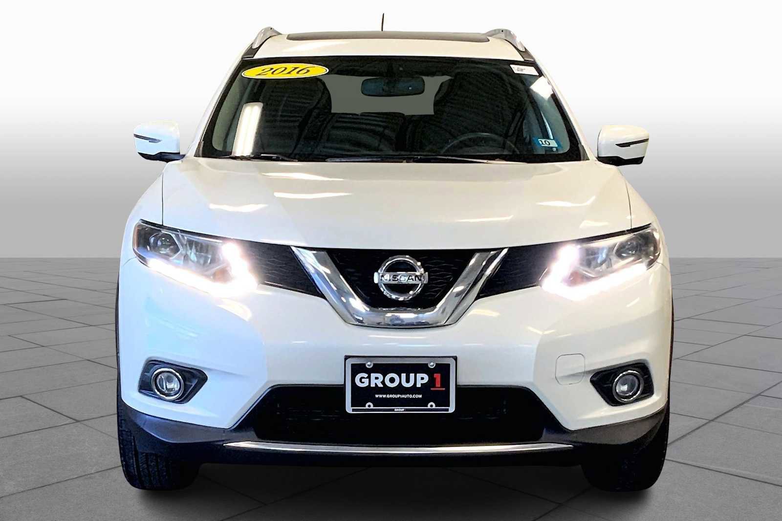Used 2016 Nissan Rogue SL w/ SL Premium Package image 3