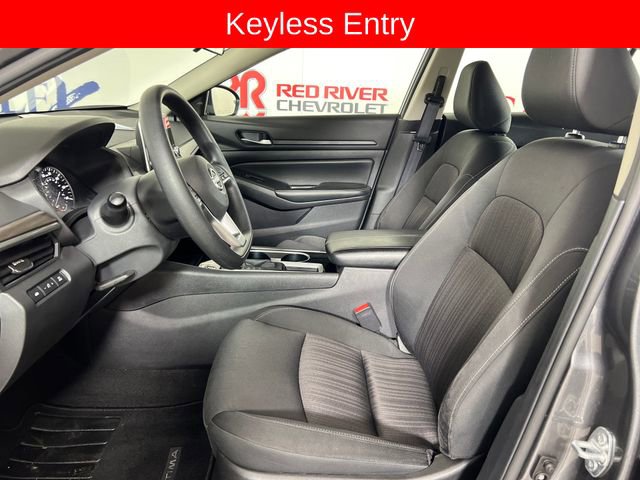 Used 2024 Nissan Altima 2.5 SV image 10