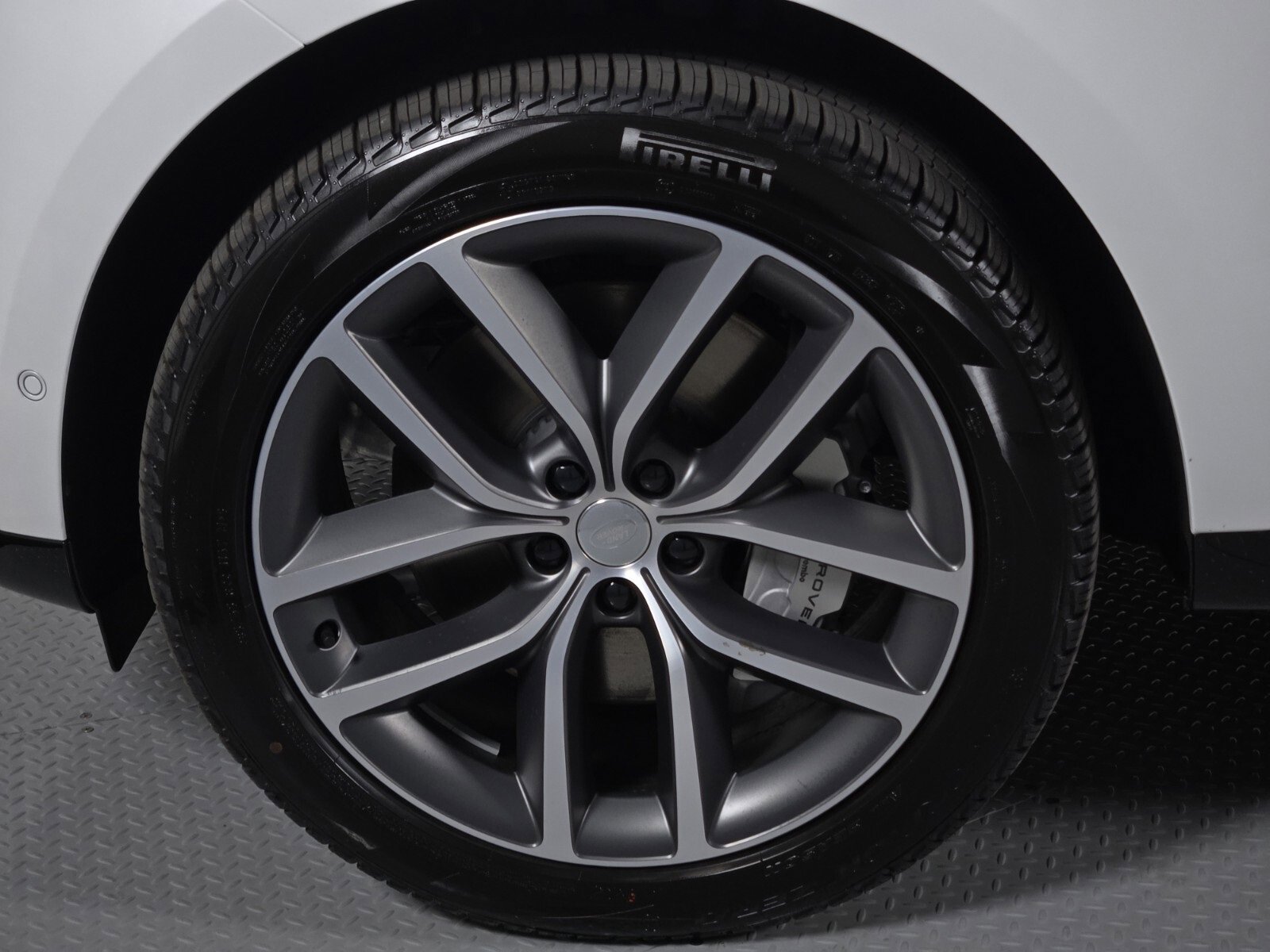 New 2025 Land Rover Range Rover SE image 9