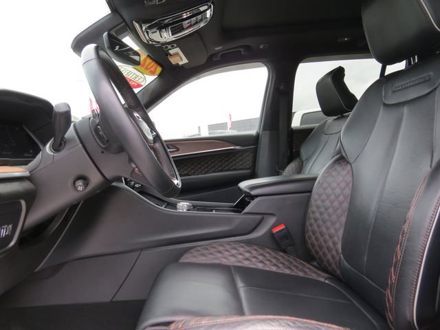 Used 2023 Jeep Grand Cherokee Summit RWD image 15