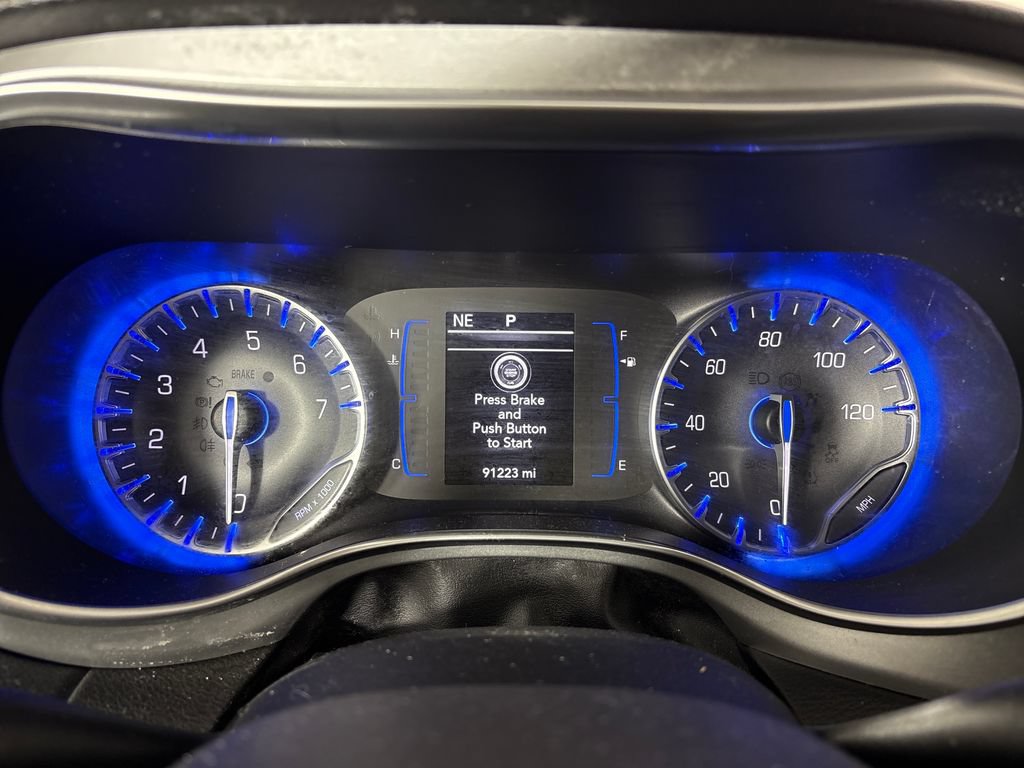 Used 2018 Chrysler Pacifica Touring Plus w/ S Appearance Package FWD image 21