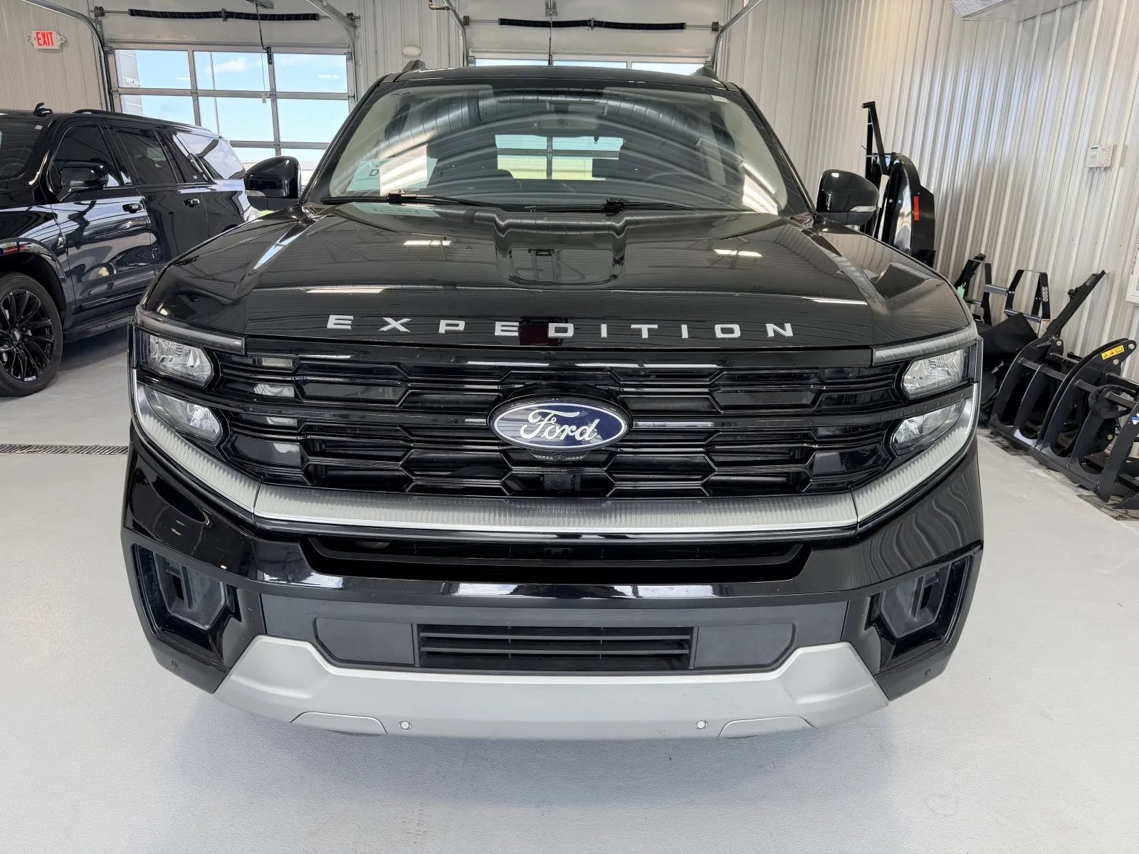 Used 2025 Ford Expedition Platinum AWD/4WD image 7