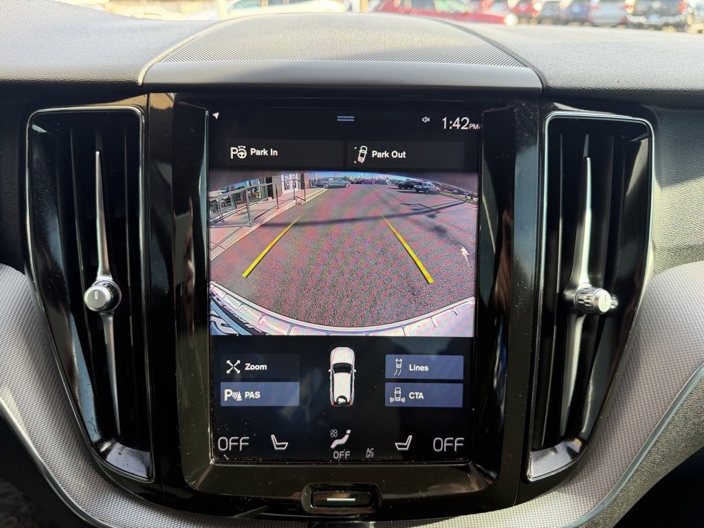 Used 2018 Volvo XC60 T6 R-Design w/ Convenience Package image 22