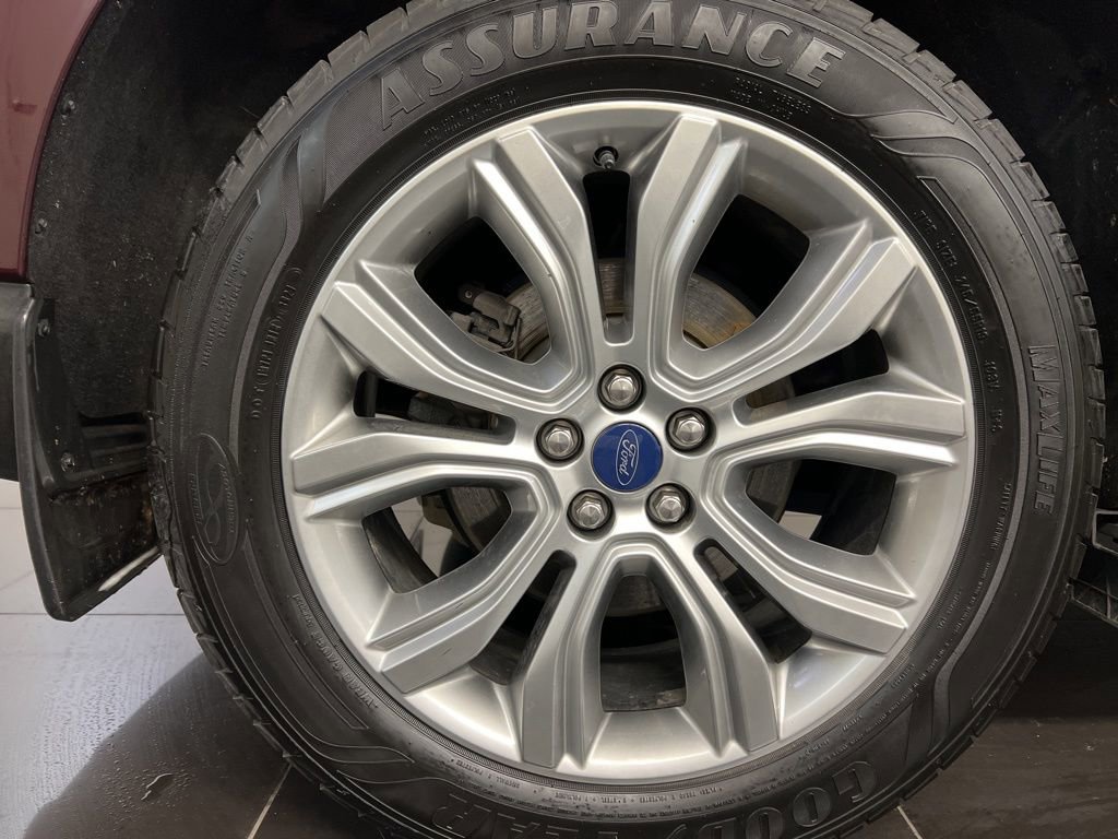 Certified 2019 Ford Edge Titanium w/ Cold Weather Package FWD image 7