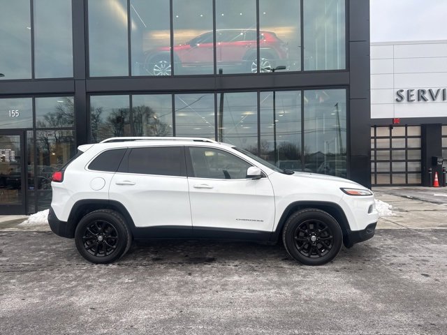 Used 2016 Jeep Cherokee Latitude w/ Cold Weather Group image 2