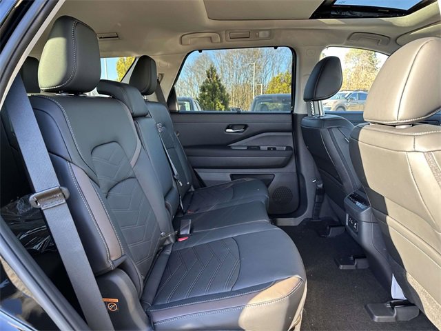 New 2025 Nissan Pathfinder Platinum w/ Cargo Package image 11