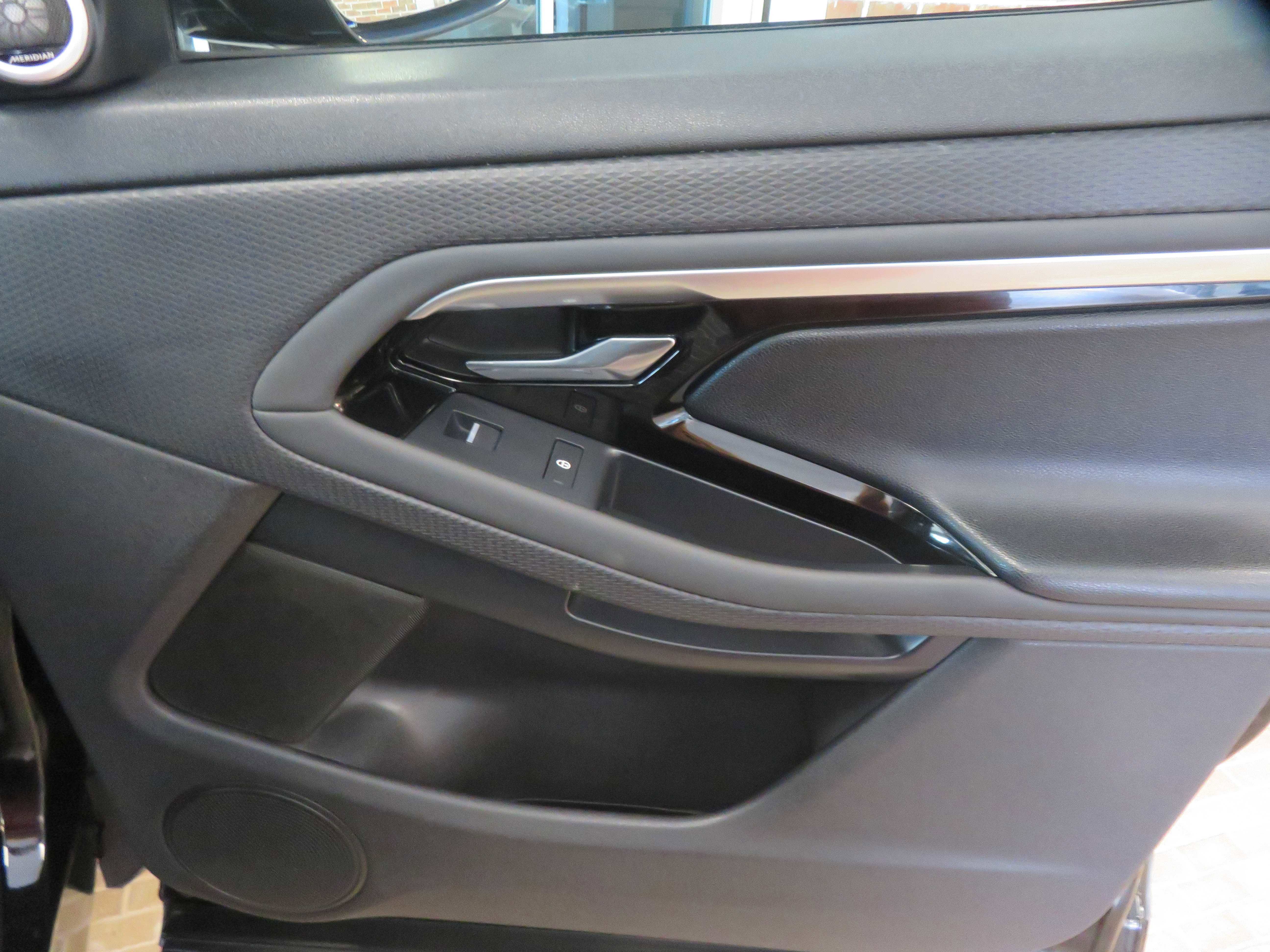 Used 2020 Land Rover Range Rover Evoque S image 24