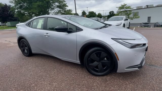 Certified 2026 Toyota Prius LE FWD image 8