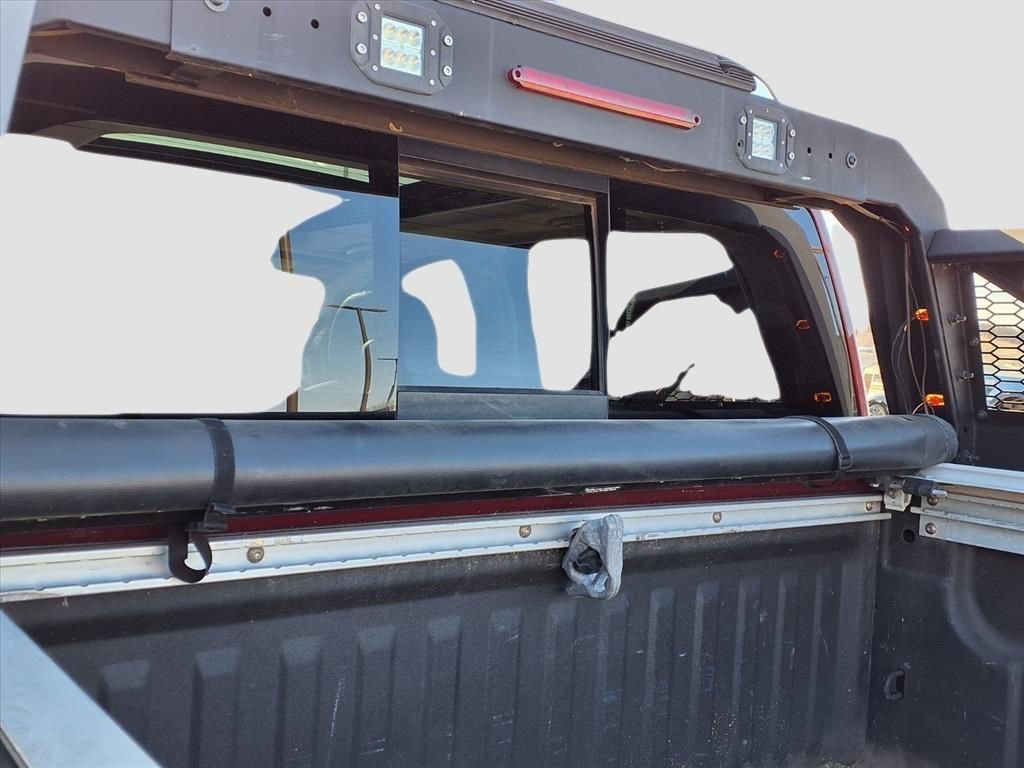 Used 2020 Nissan Titan SL w/ Moonroof Package image 35