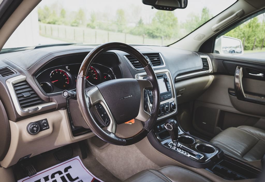 Used 2014 GMC Acadia Denali image 2