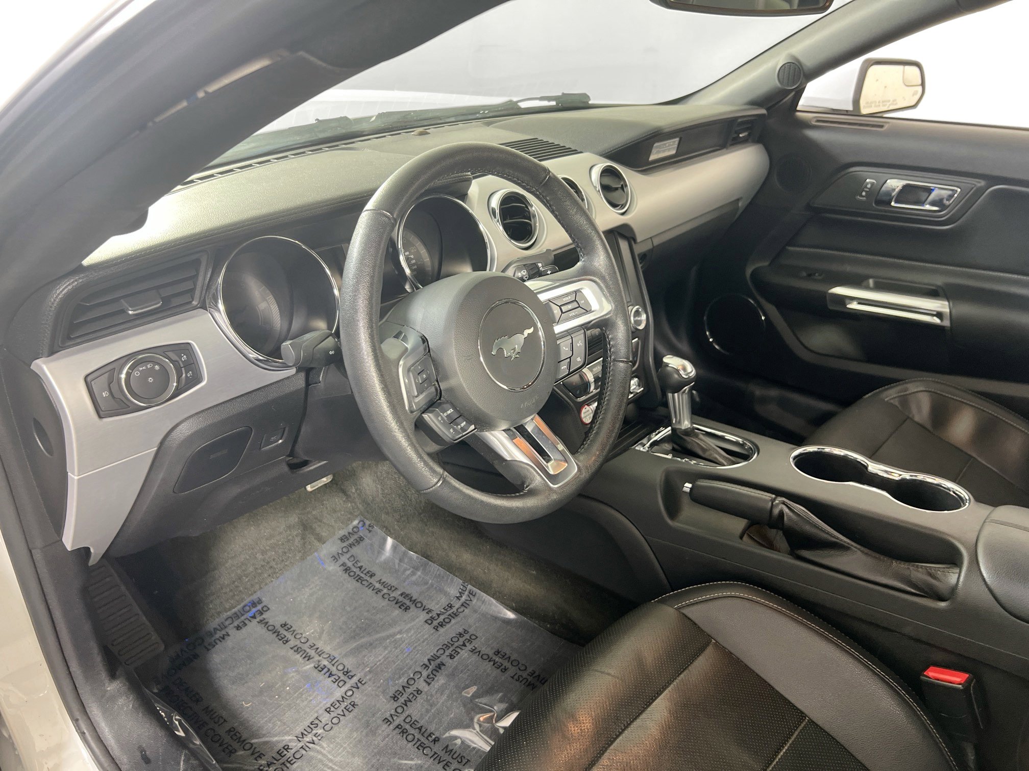 Used 2017 Ford Mustang Premium image 9