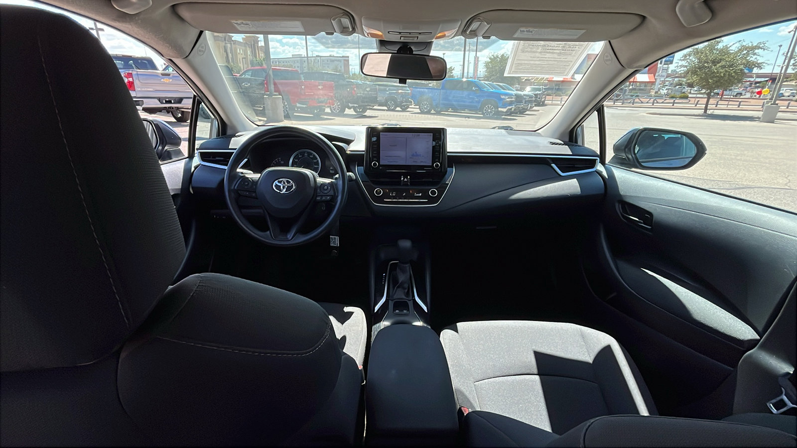 Used 2022 Toyota Corolla LE image 25