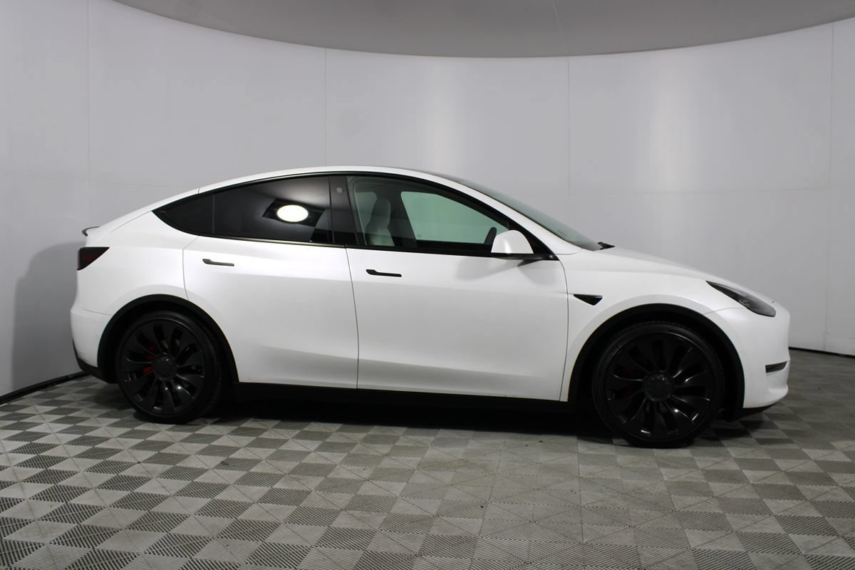 Used 2022 Tesla Model Y Performance AWD/4WD image 36
