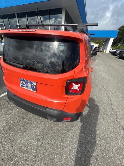 Used 2016 Jeep Renegade Latitude FWD image 30