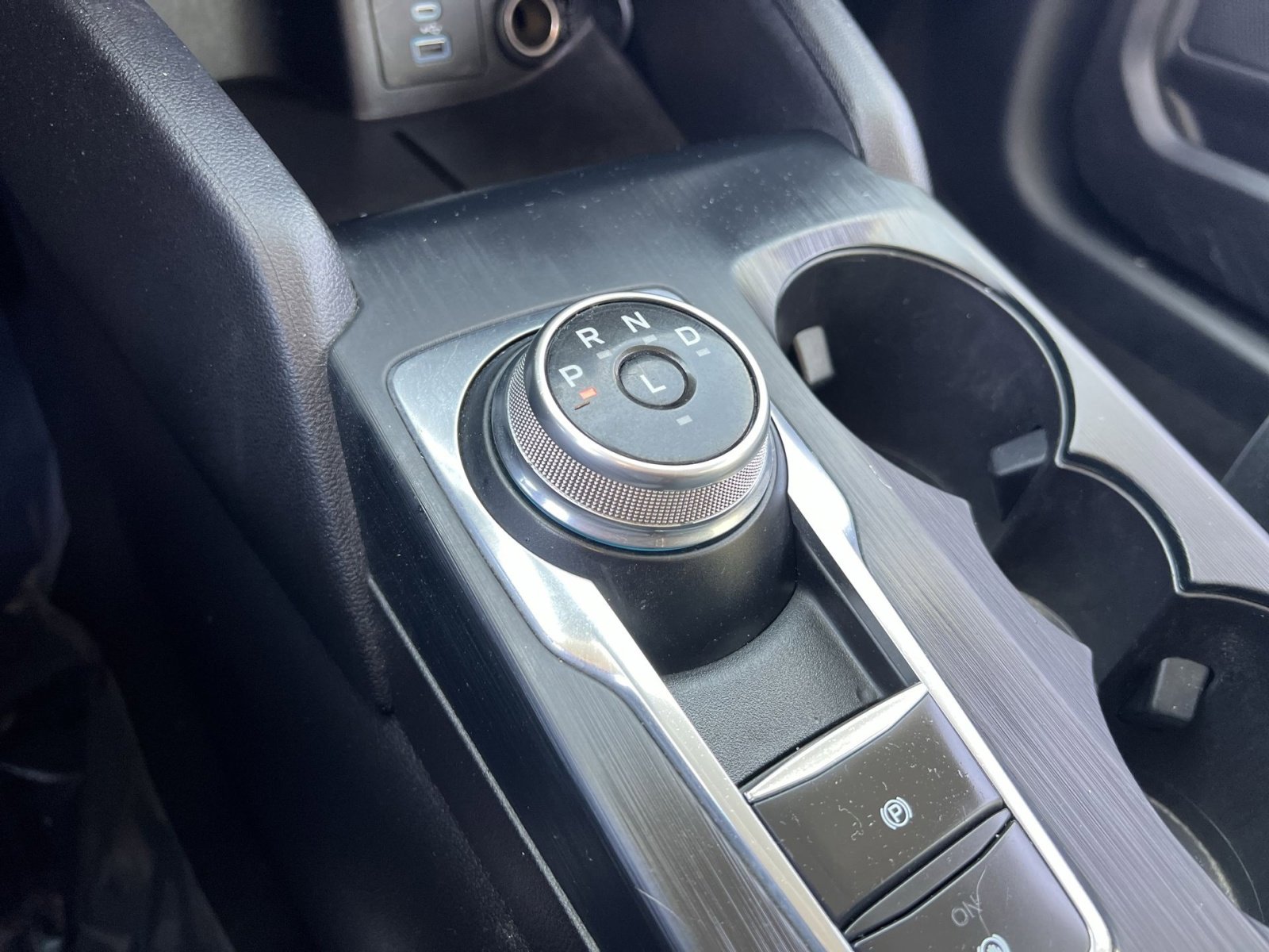 Used 2022 Ford Escape S image 21