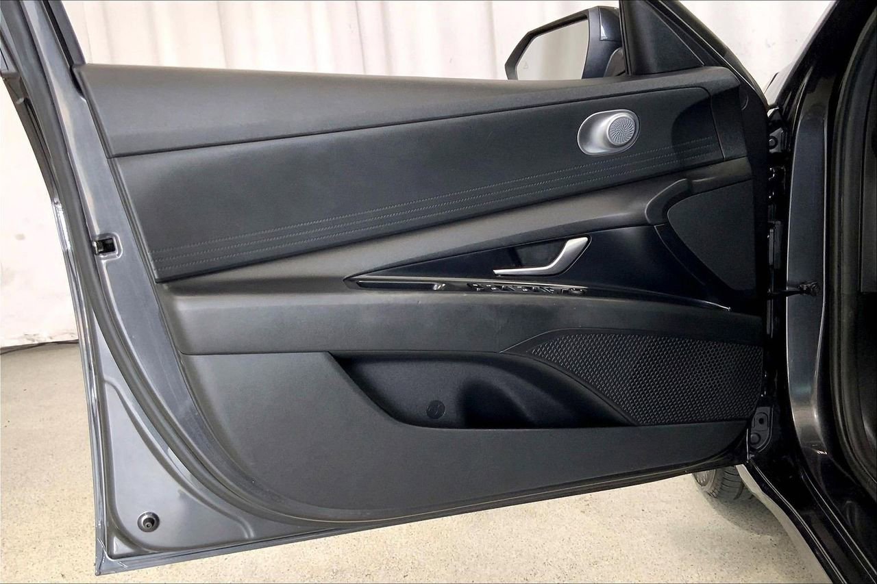 Used 2021 Hyundai Elantra SEL FWD image 24