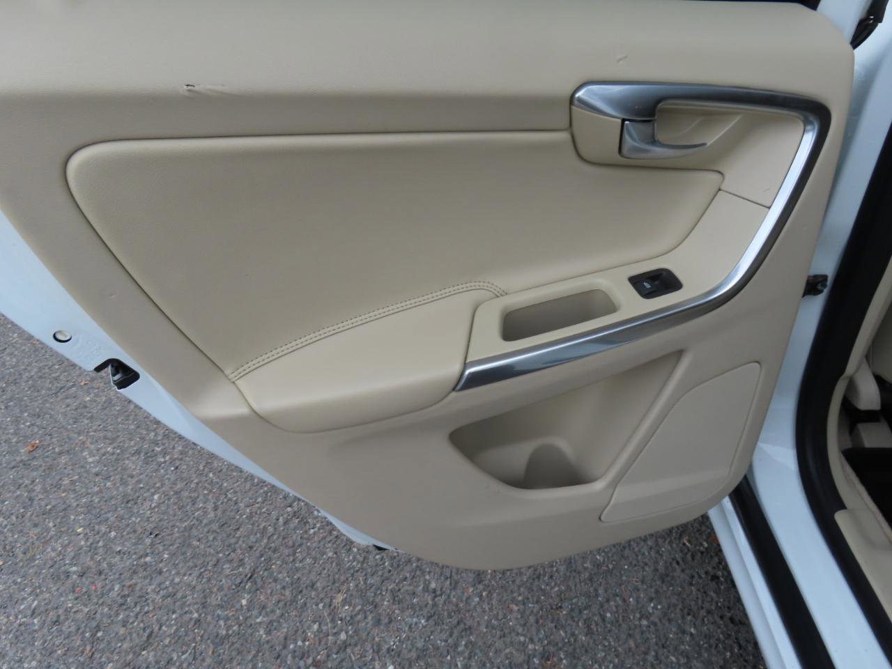 Used 2015 Volvo XC60 T5 image 8
