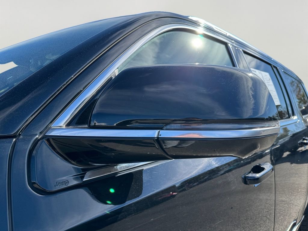 Used 2024 Jeep Grand Wagoneer L Base image 11