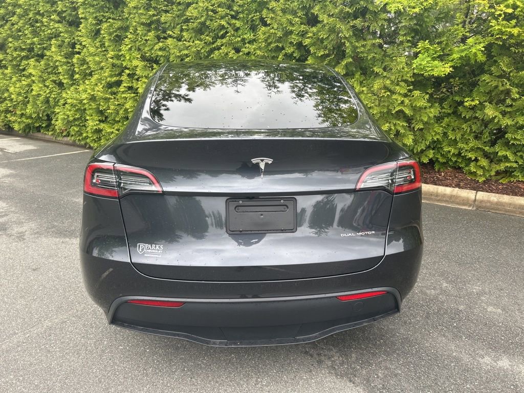 Used 2024 Tesla Model Y Long Range AWD/4WD image 23