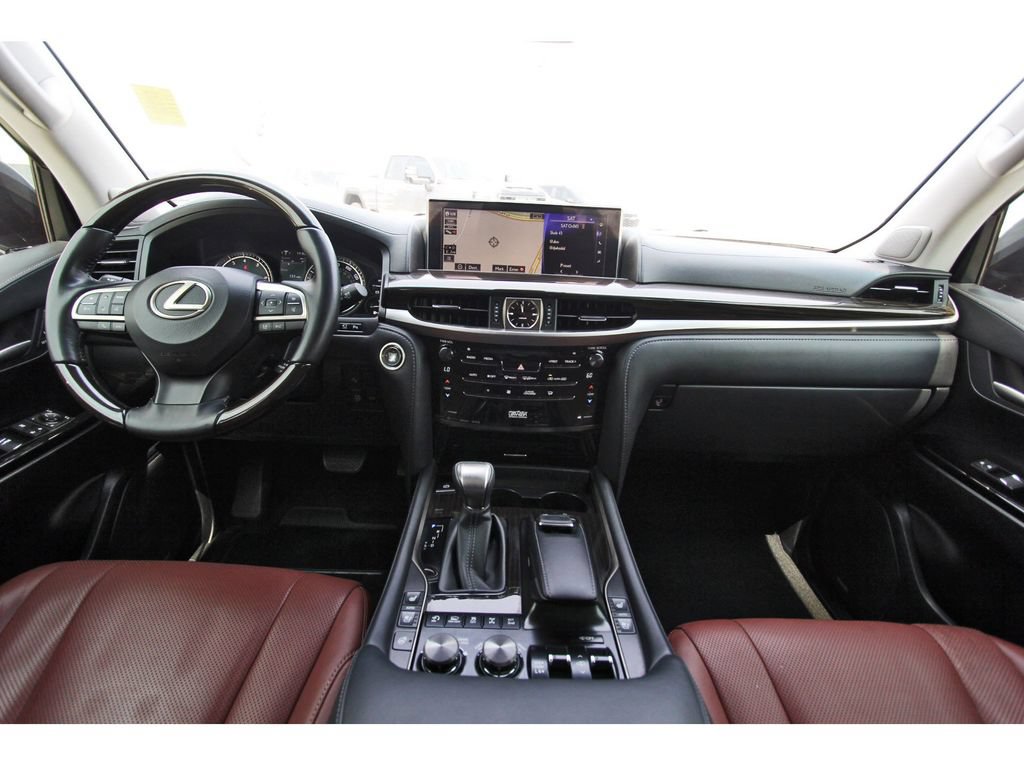 Used 2020 Lexus LX 570 4WD w/ Luxury Package image 8