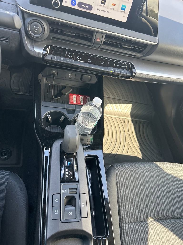 Used 2024 Toyota Prius LE image 17