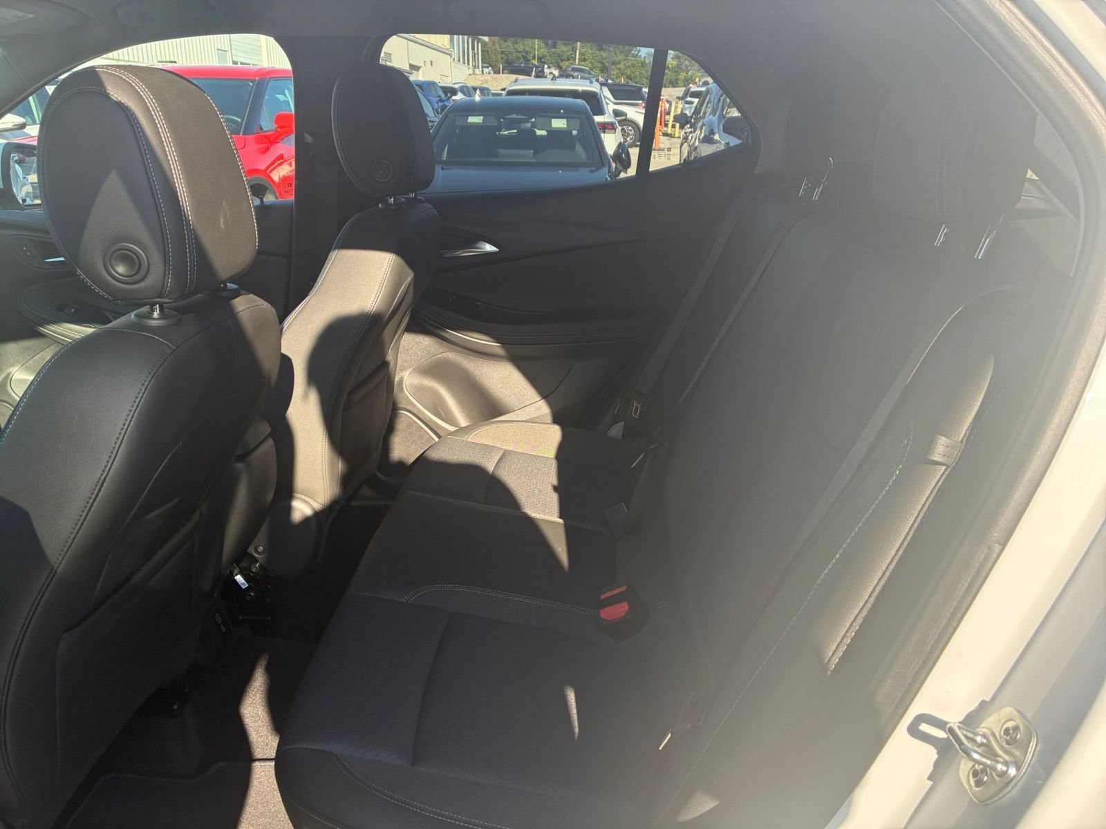 Used 2025 Buick Encore GX Preferred AWD/4WD image 20