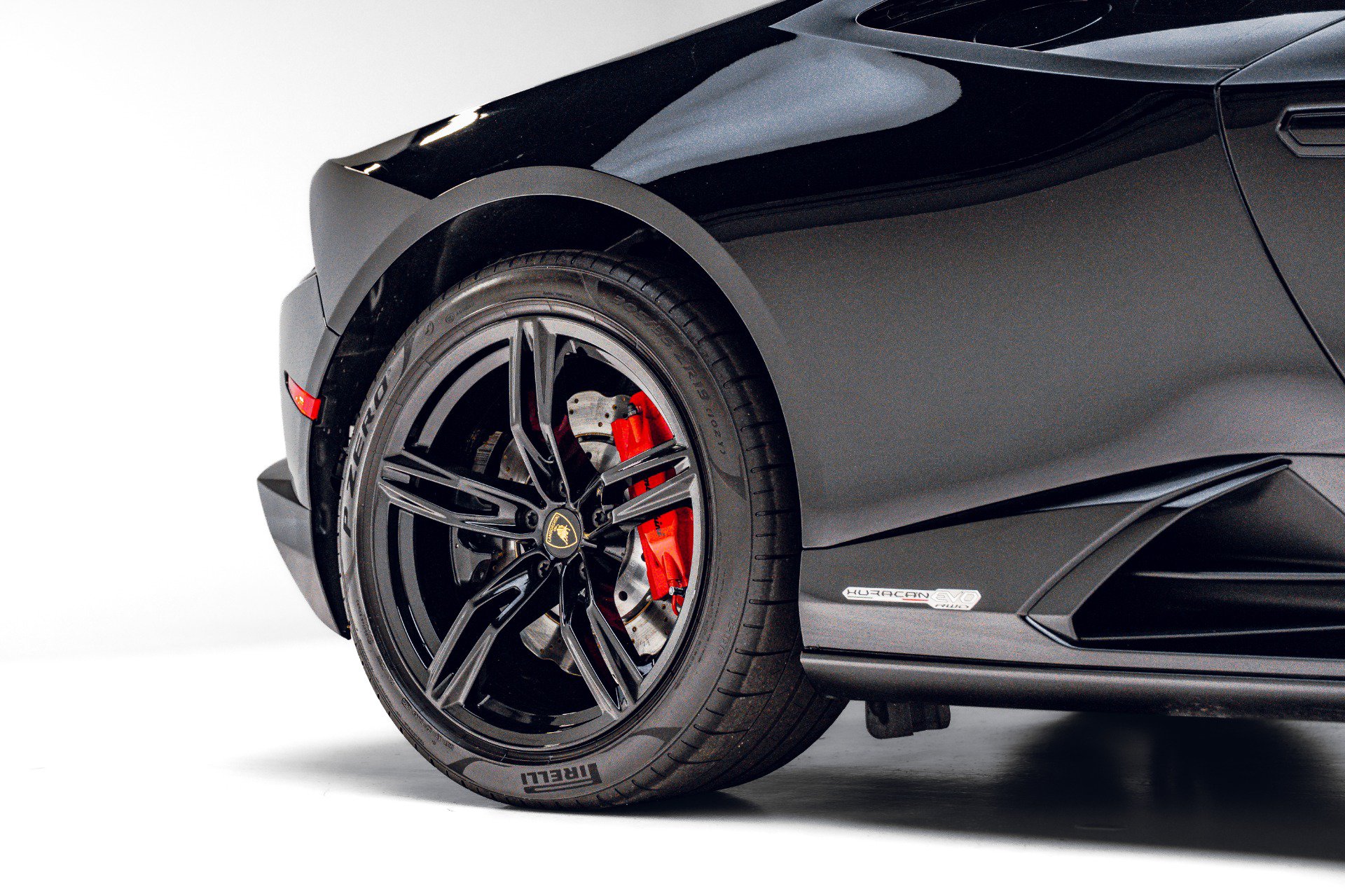 Used 2021 Lamborghini Huracan EVO RWD image 22