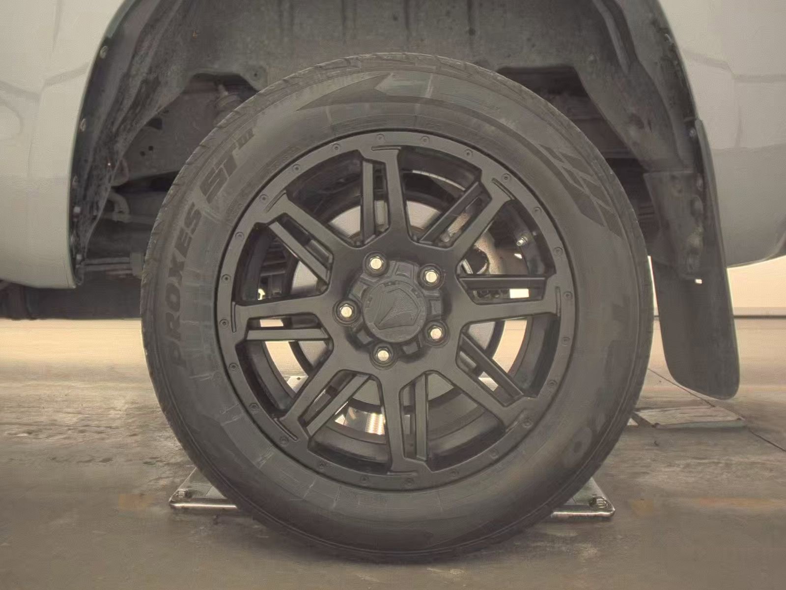 Used 2020 Toyota Tundra SR5 w/ SR5 Leather Package image 12