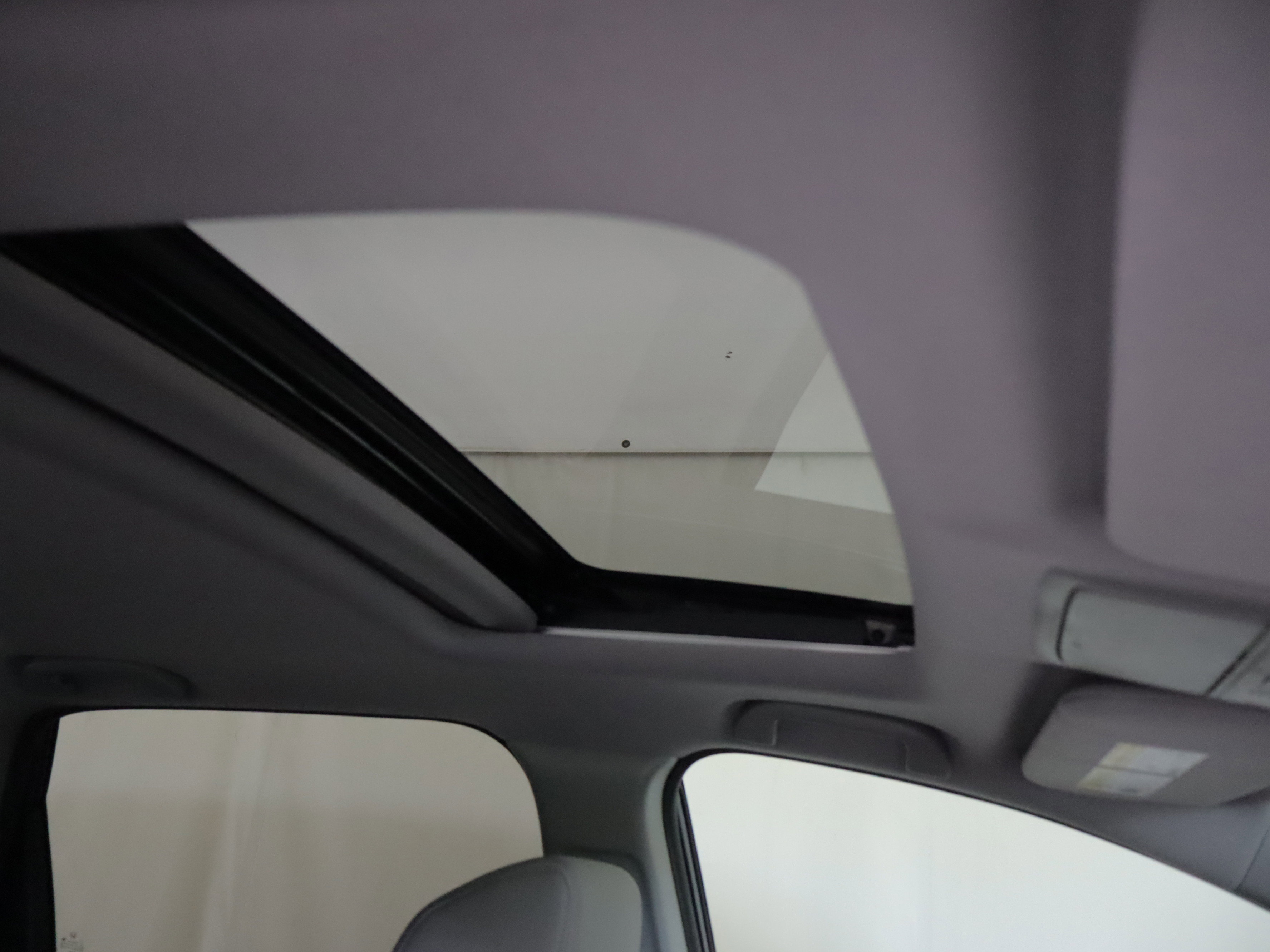 Used 2018 Honda CR-V EX image 3