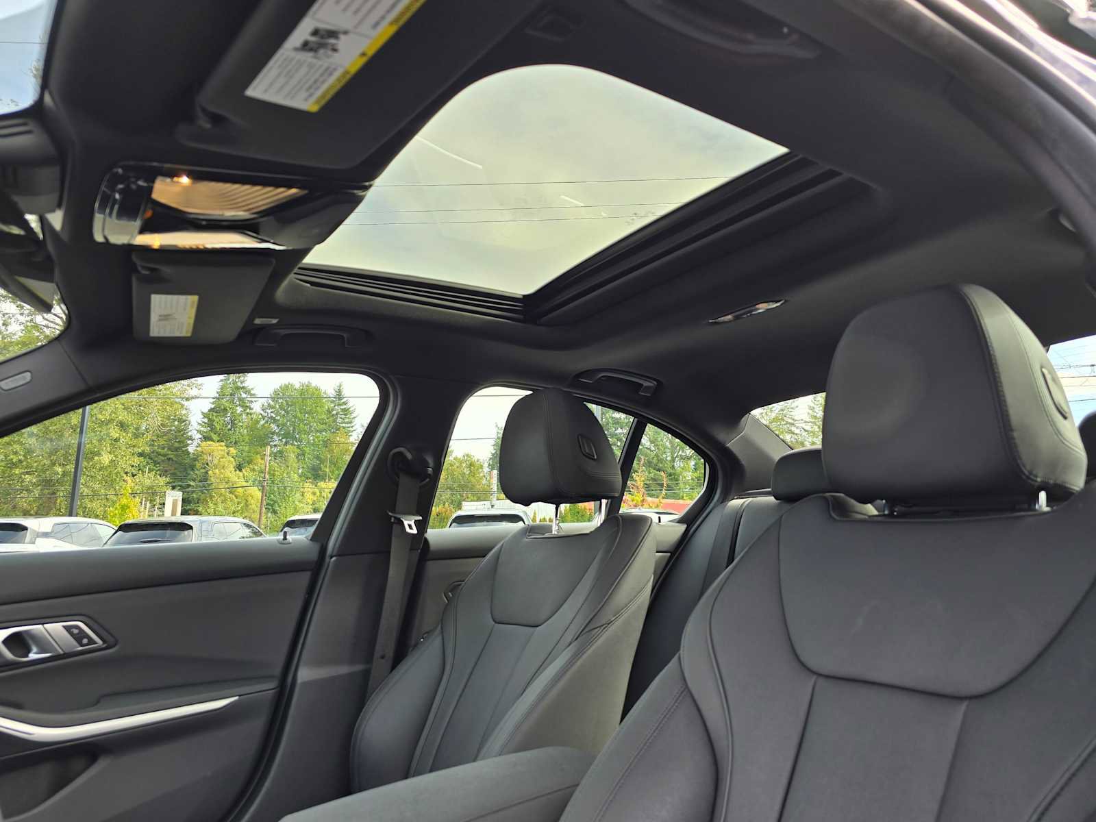 Used 2021 BMW 330i Sedan w/ Premium Package image 21