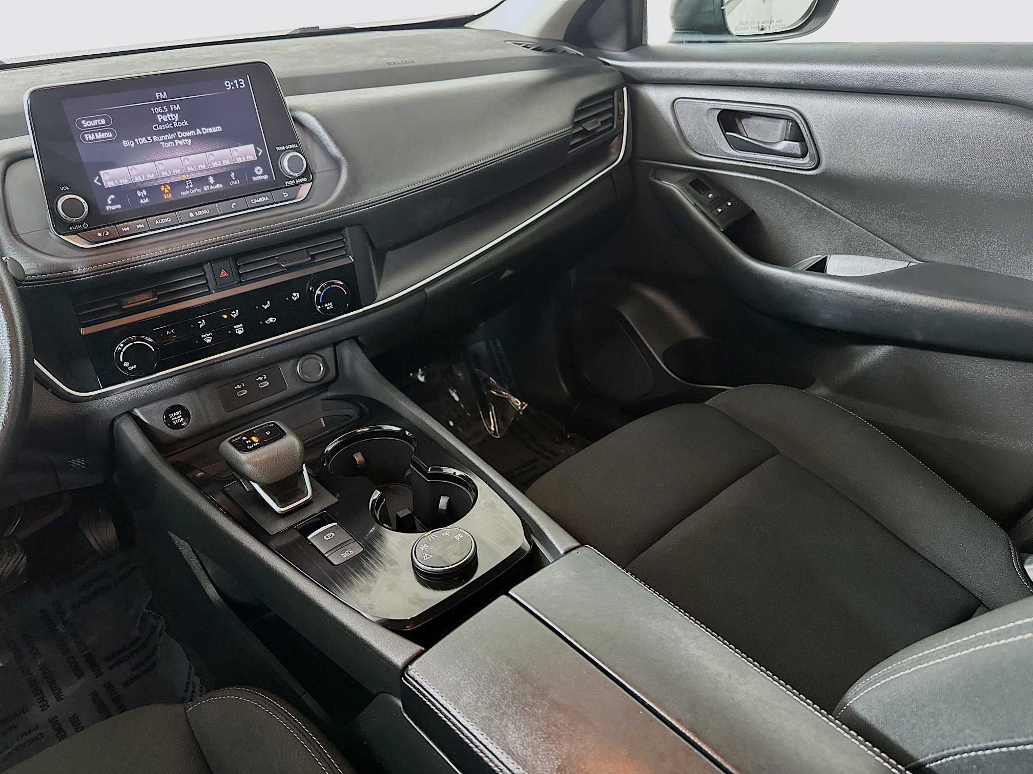 Used 2024 Nissan Rogue S image 21