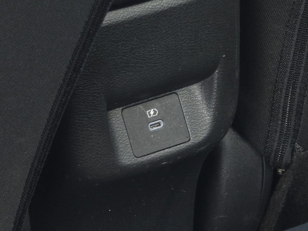 Used 2025 Nissan Versa SV FWD image 25