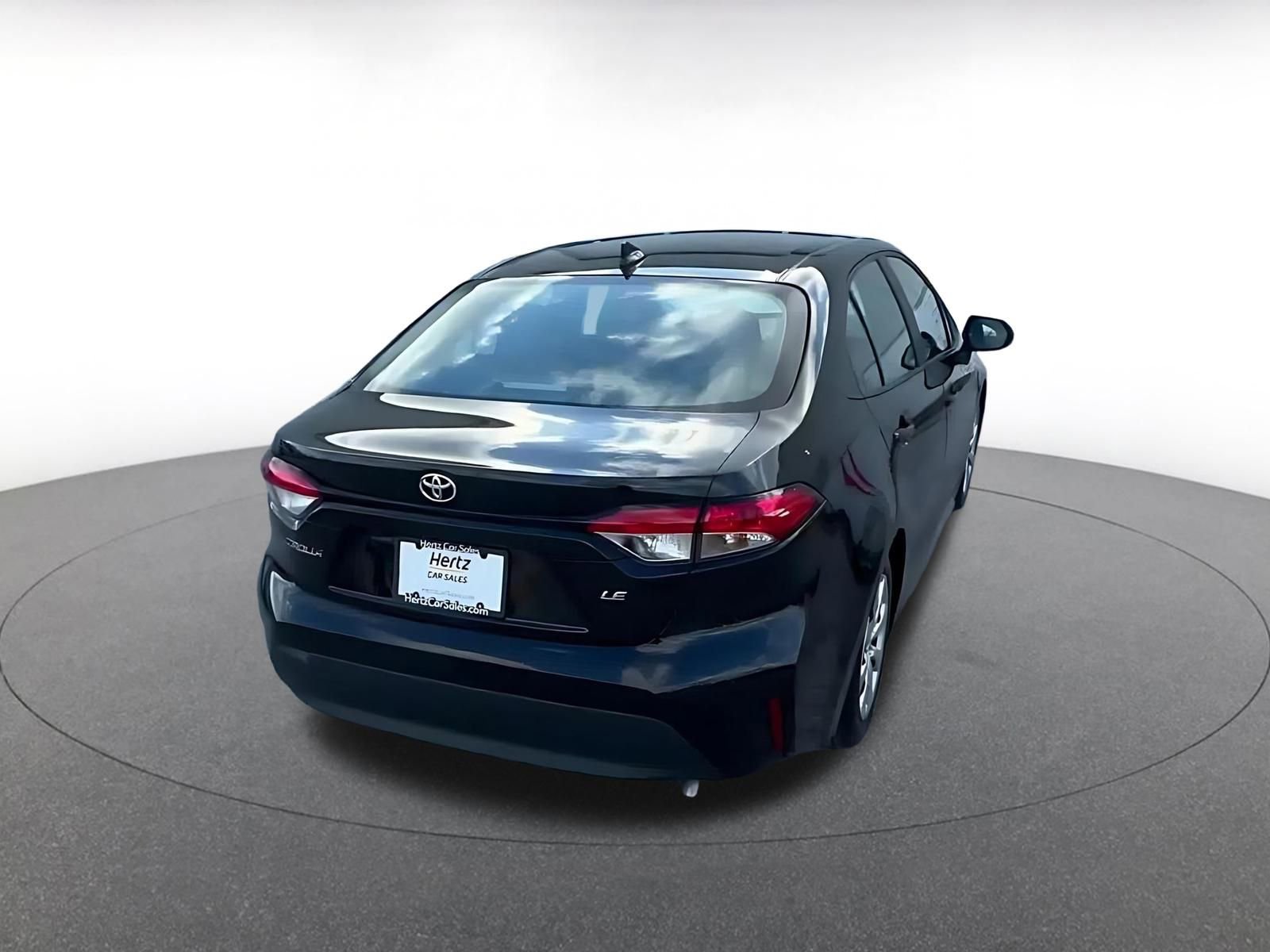 Used 2025 Toyota Corolla LE image 15