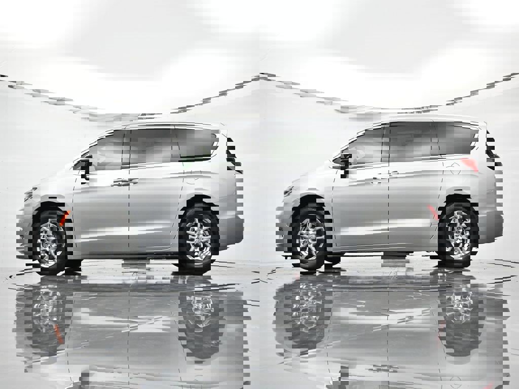 New 2026 Chrysler Pacifica Select image 41