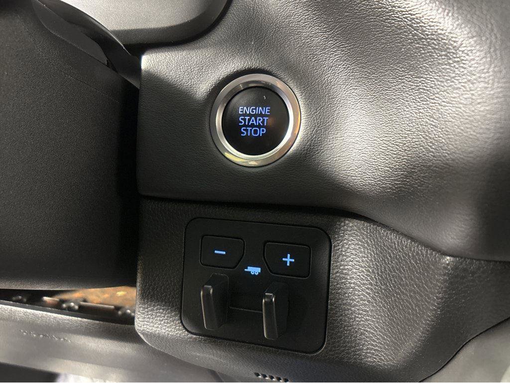 Used 2023 Toyota Tundra Platinum image 36