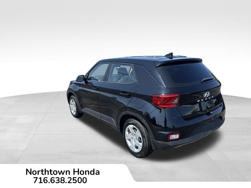 Used 2021 Hyundai Venue SE FWD image 11