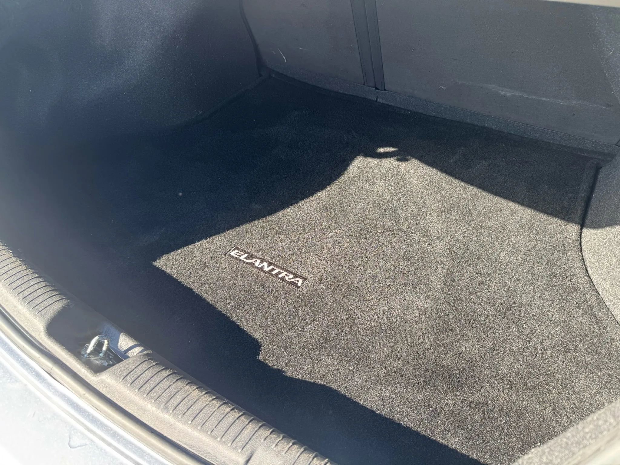 Used 2016 Hyundai Elantra SE image 6