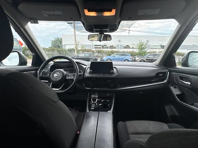 Used 2024 Nissan Rogue SV FWD image 16