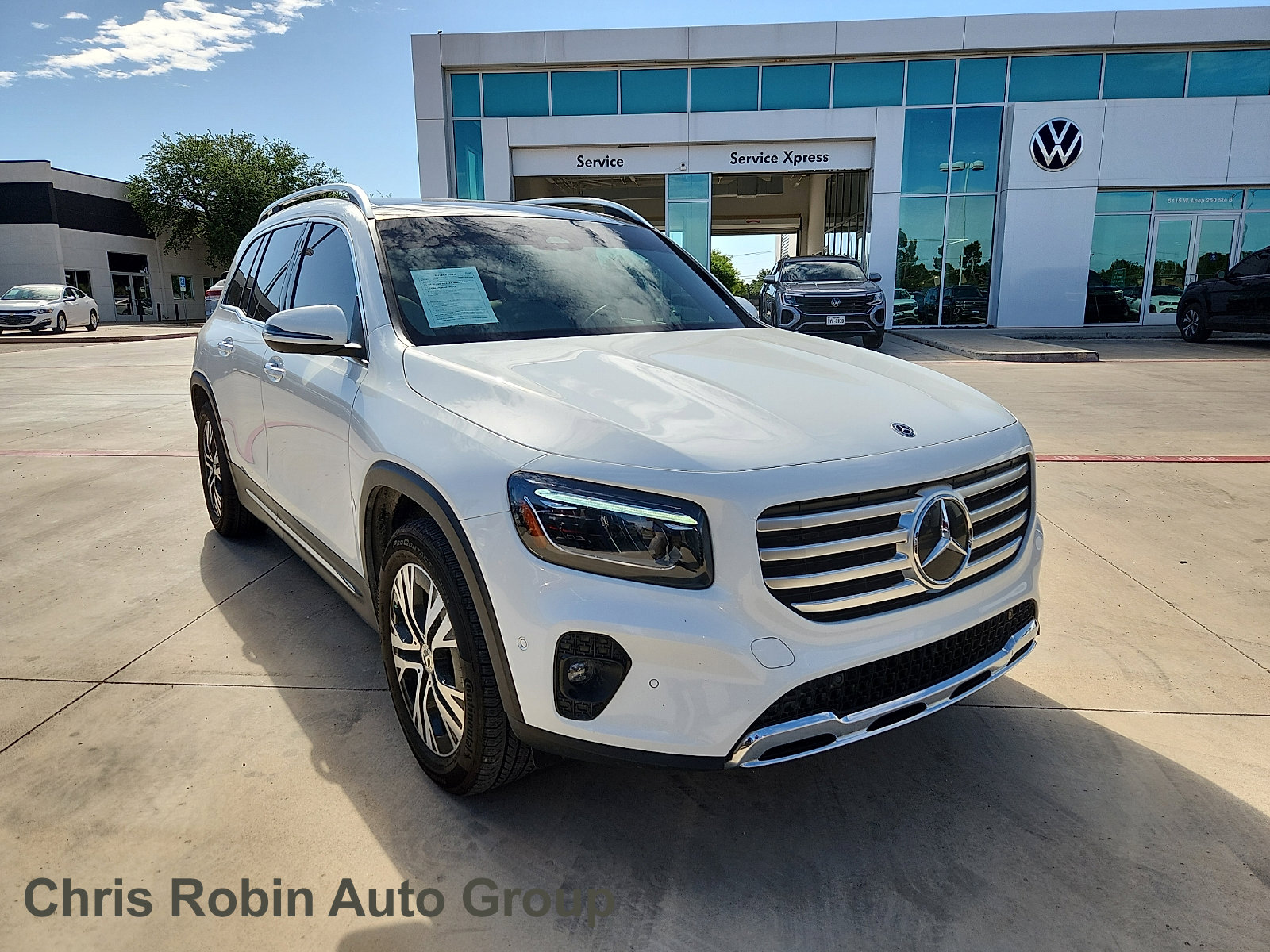 Used 2024 Mercedes-Benz GLB 250 4MATIC image 1
