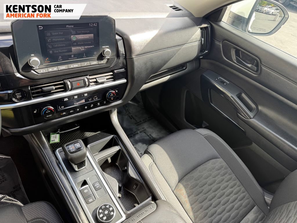 Used 2025 Nissan Pathfinder SV image 25