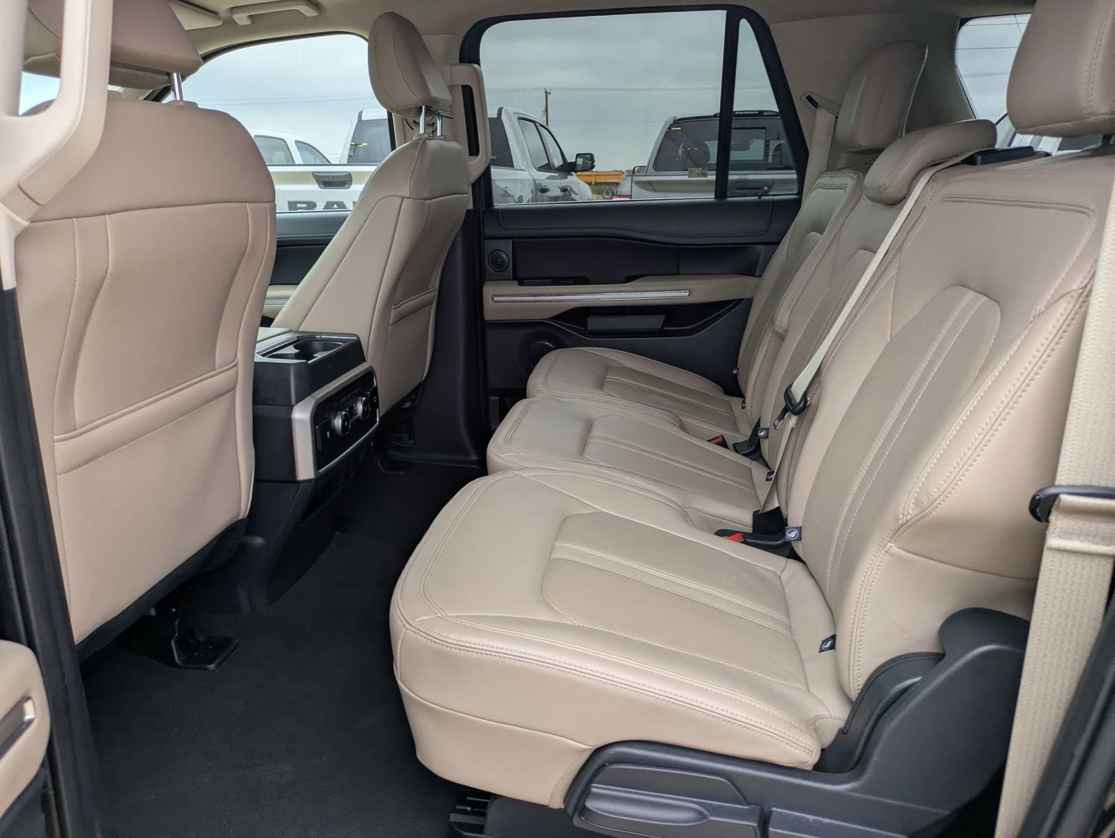 Used 2024 Ford Expedition Max Limited image 13